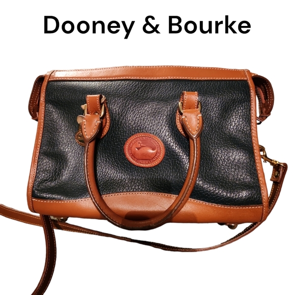 Dooney & Bourke Handbags - VINTAGE Classic dark green and tan Dooney & Bourke bag